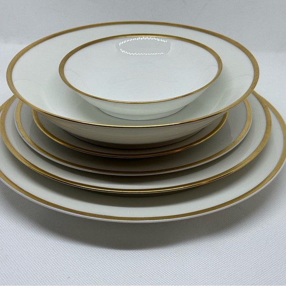 Six piece place setting French china Gold trim - Picture 5 of 8